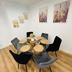 Sparrow Apartmens *