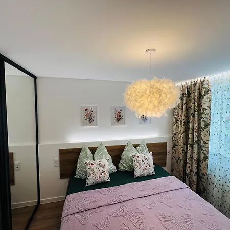 Sparrow Apartmens *